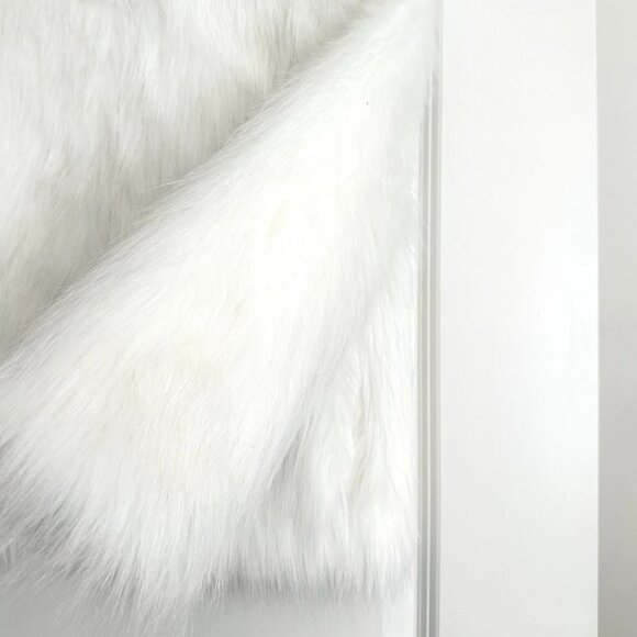 HALSTON HERITAGE White Faux Fur Short Coat Size 4 - Picture 6 of 9